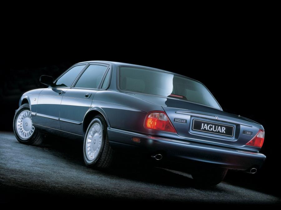  Jaguar XJ8 (X300) 1997 года  (фото 8 из 23)